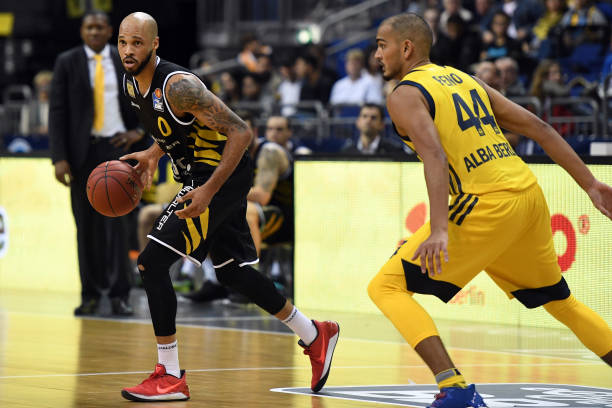 三巨头合砍85分！雷迪克：我们可能打出了赛季迄今最好的进攻.